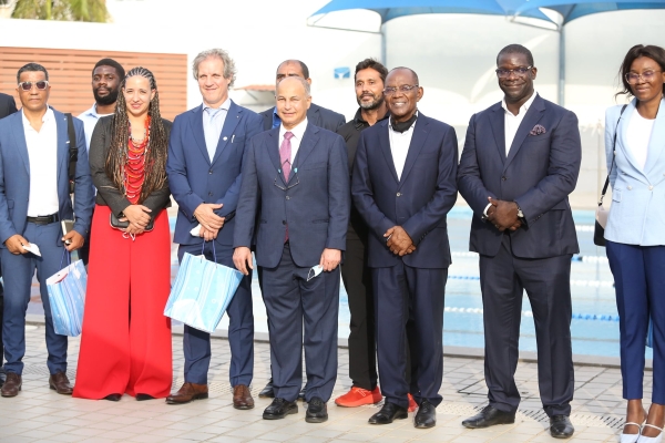 Presidente da FINA visita piscina Nádia Cruz
