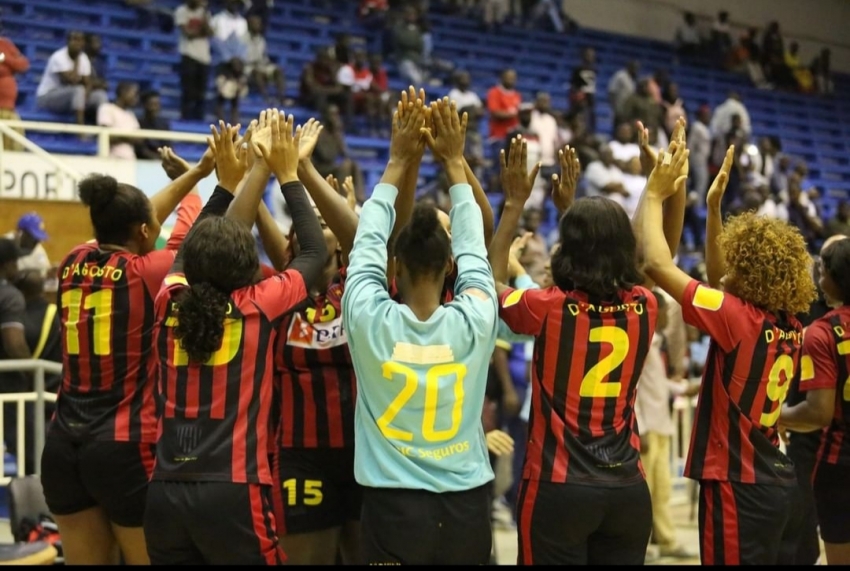 Andebol sénior feminino reabre oficinas