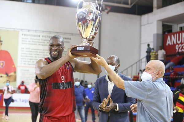 1º de Agosto arrebata o troféu da 13ª edição do Torneio Victorino Cunha