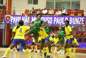 Pavilhão "Paulo Bunze" recepciona primeiro jogo oficial